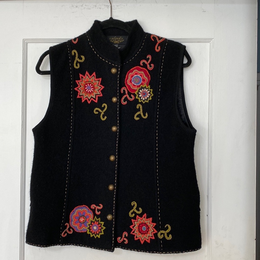 Icelandic Design Sweater Vest - image 1